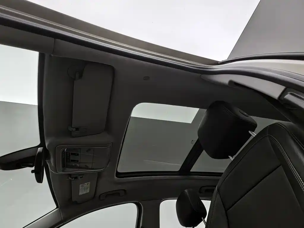 Chevrolet Equinox — миниатюра 14