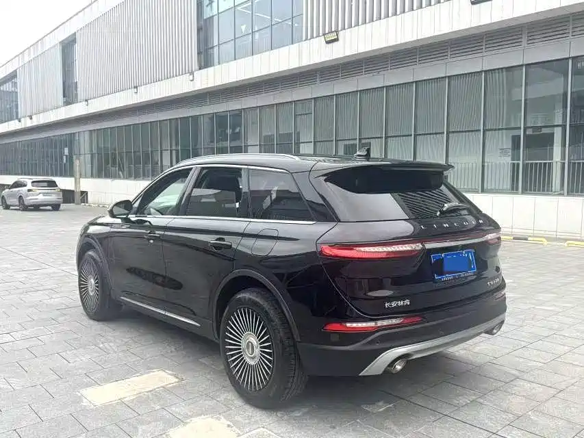 Lincoln Corsair — миниатюра 9