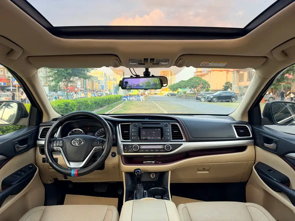 Toyota Highlander — миниатюра 18