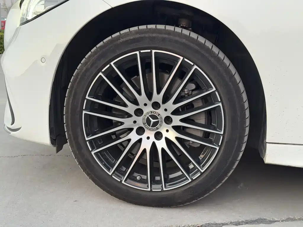 Mercedes-Benz C-Class — миниатюра 16