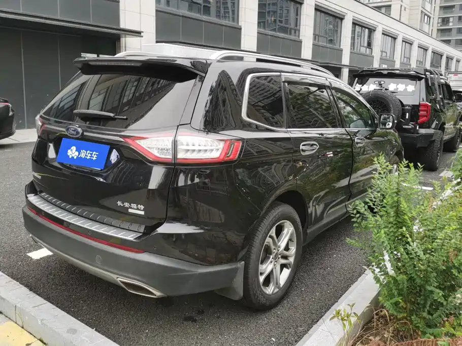 Ford Edge — миниатюра 3