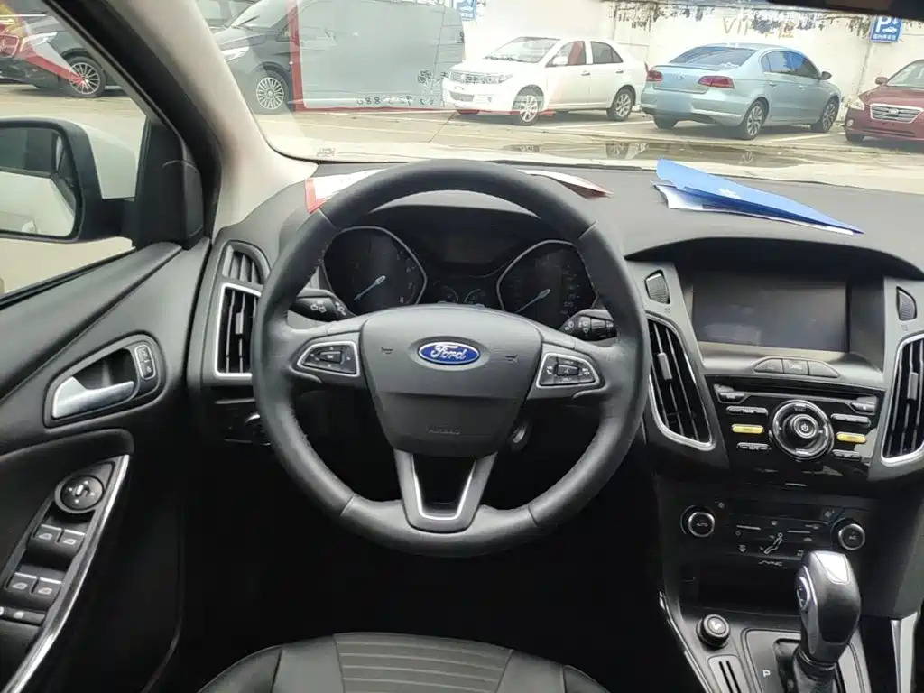 Ford Focus — миниатюра 11