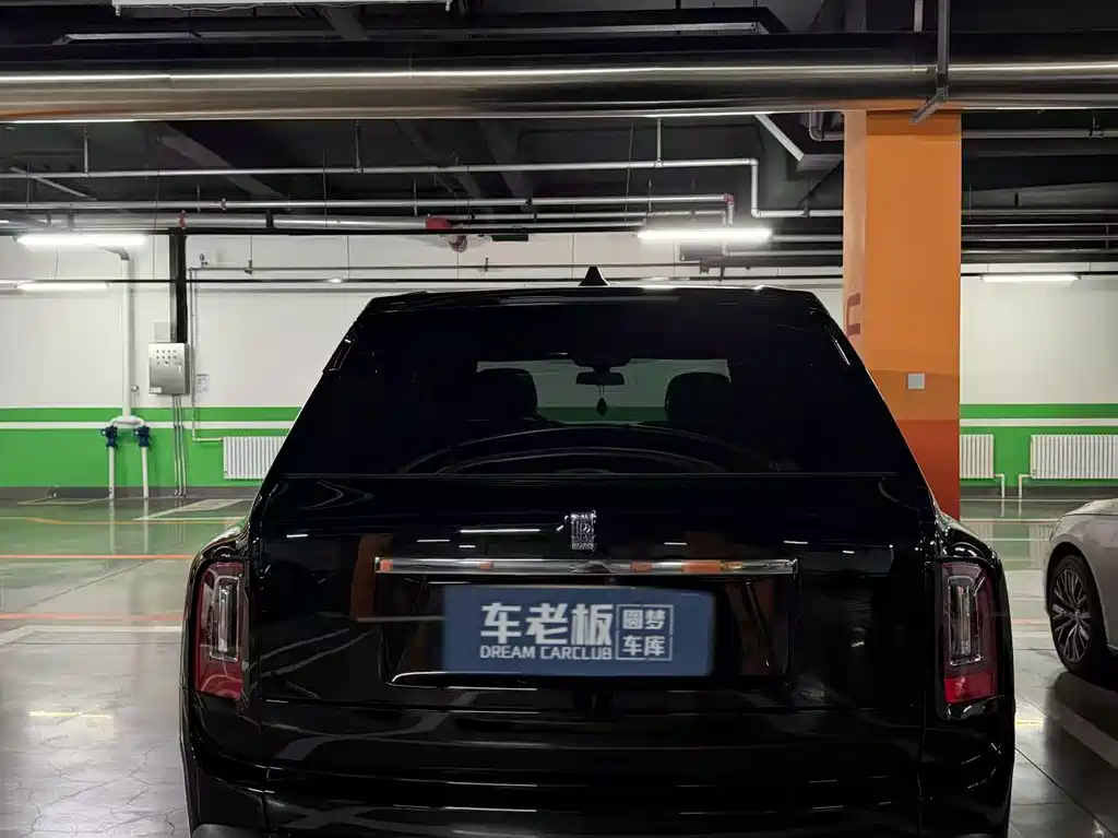 Rolls-Royce Cullinan 2024 мест