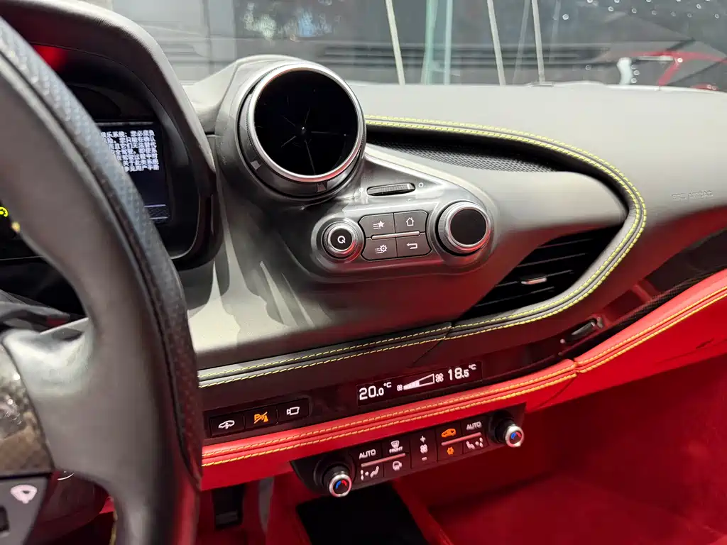 Ferrari F8 Tributo 3.9T V8, фото 9