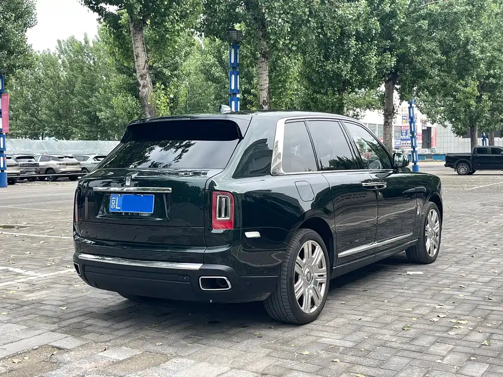 Rolls-Royce Cullinan 2018 мест
