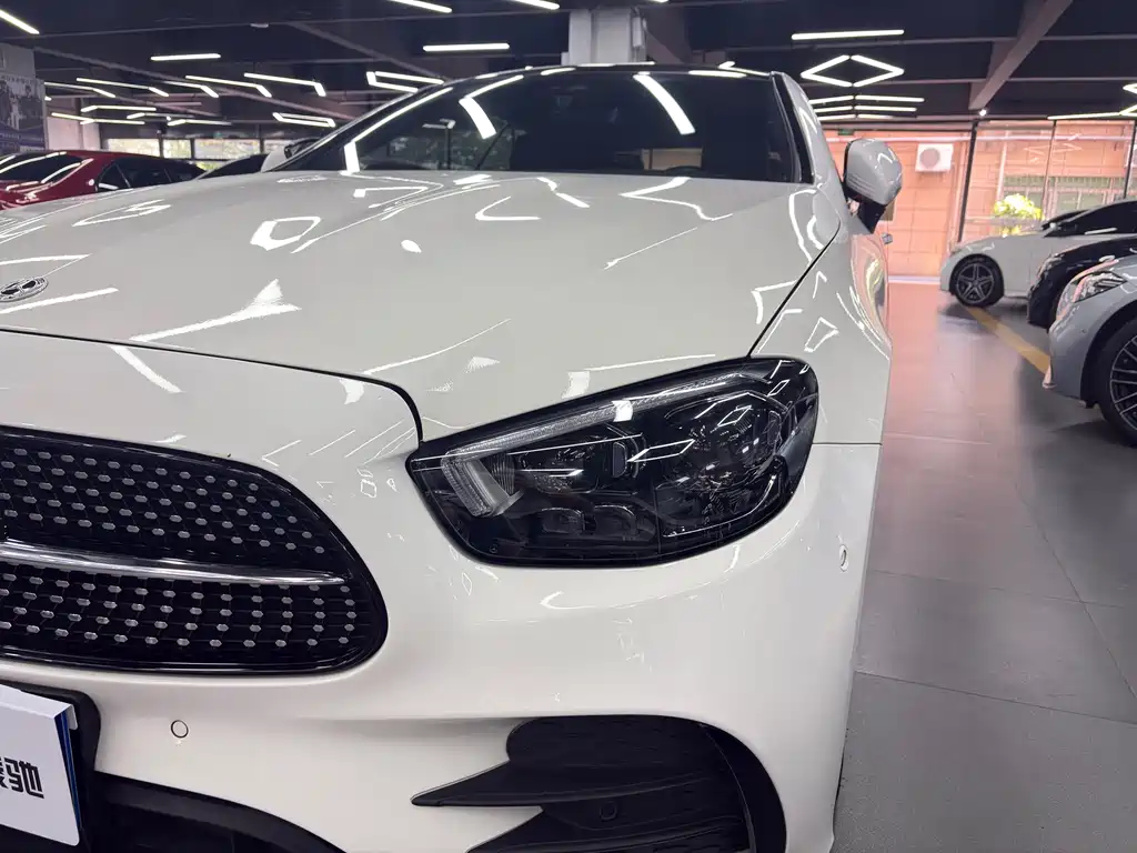 Mercedes-Benz E-Class (Import) — миниатюра 2
