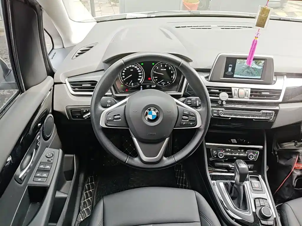 BMW 2 Series Active Tourer — миниатюра 11
