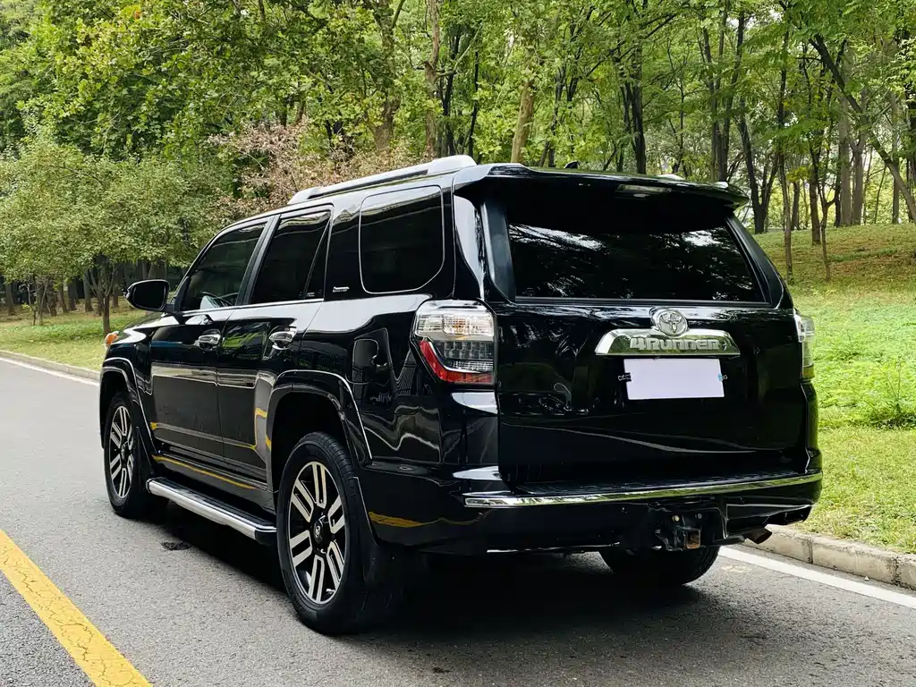 Toyota 4Runner — миниатюра 17