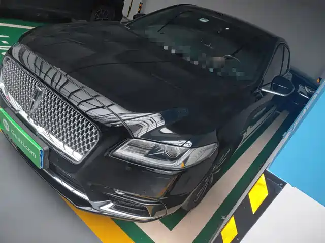 LINCOLN  CONTINENTAL 2018