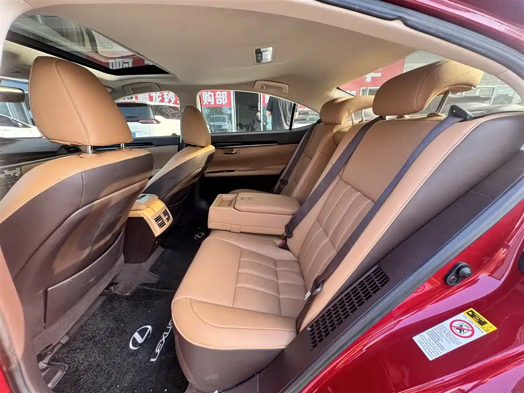 Lexus ES — миниатюра 6