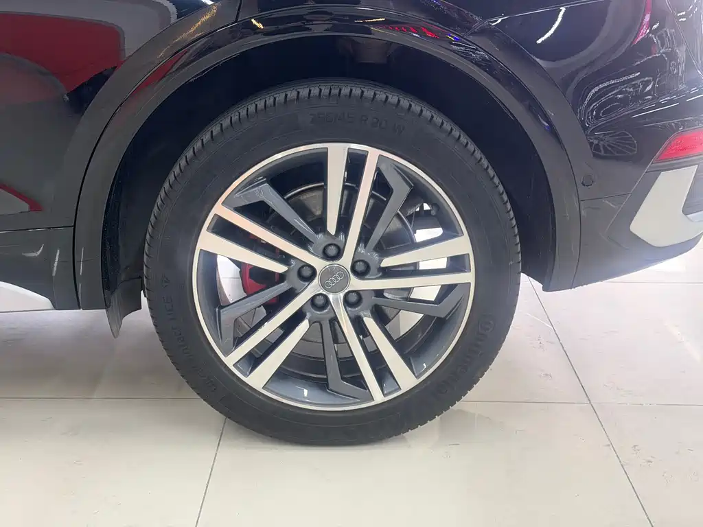 Audi Q5L Sportback — миниатюра 16