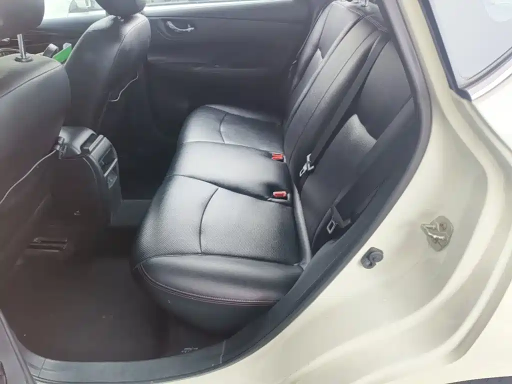 Nissan Tiida — миниатюра 17