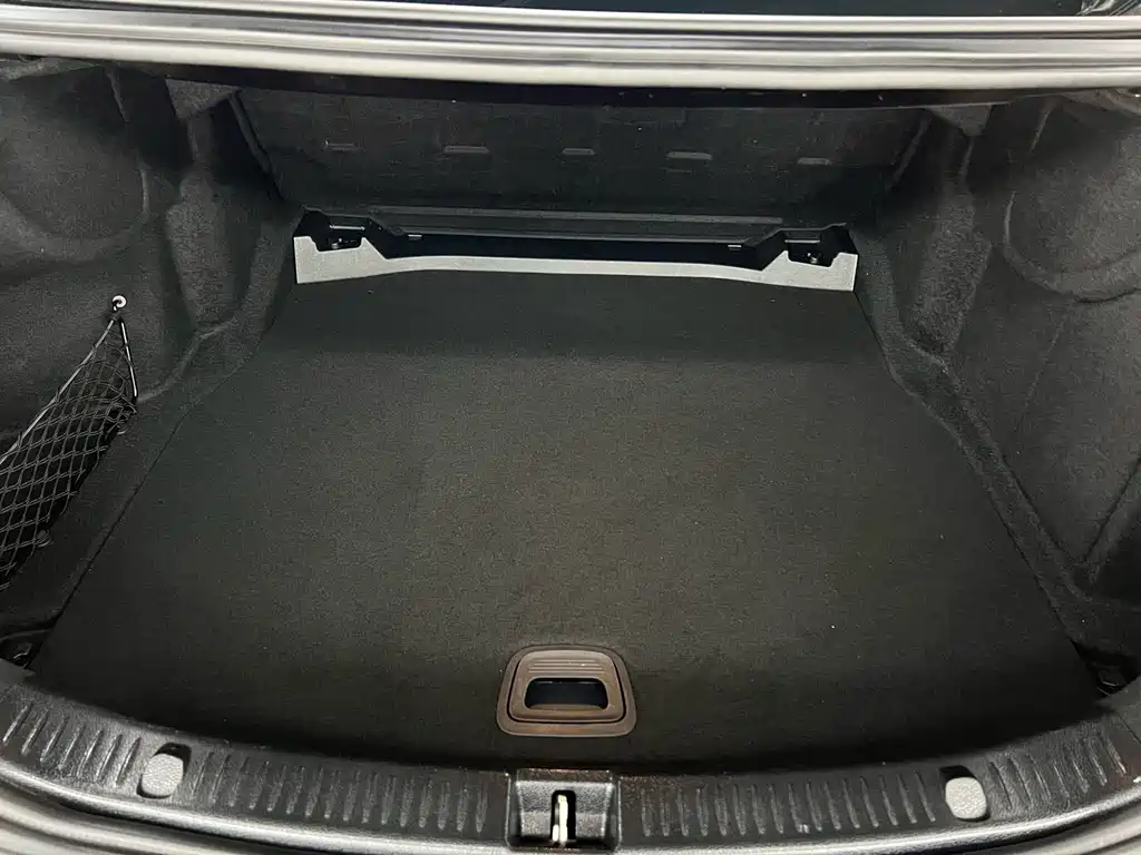 Mercedes-Benz E-Class — миниатюра 27