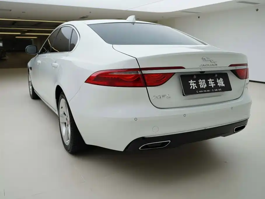 Jaguar XFL — миниатюра 4