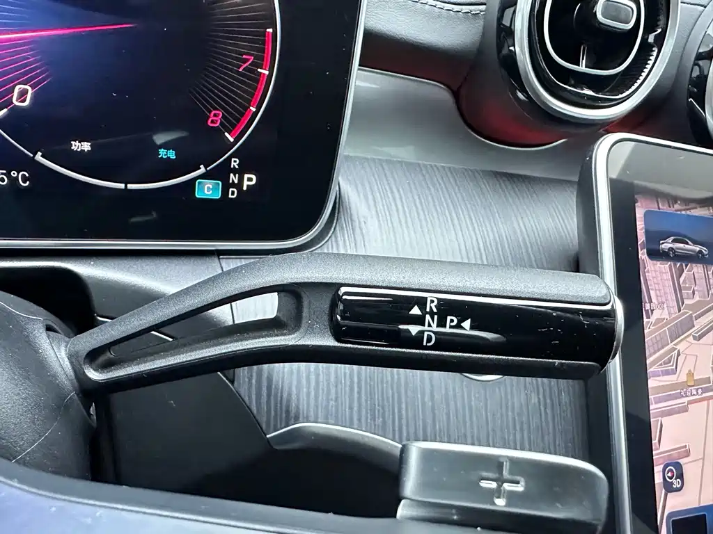 Mercedes-Benz C-Class — миниатюра 16