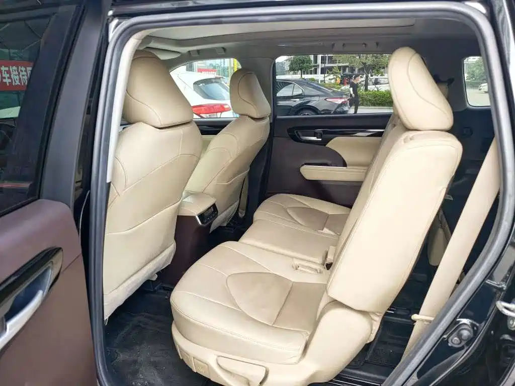 Toyota Highlander — миниатюра 5