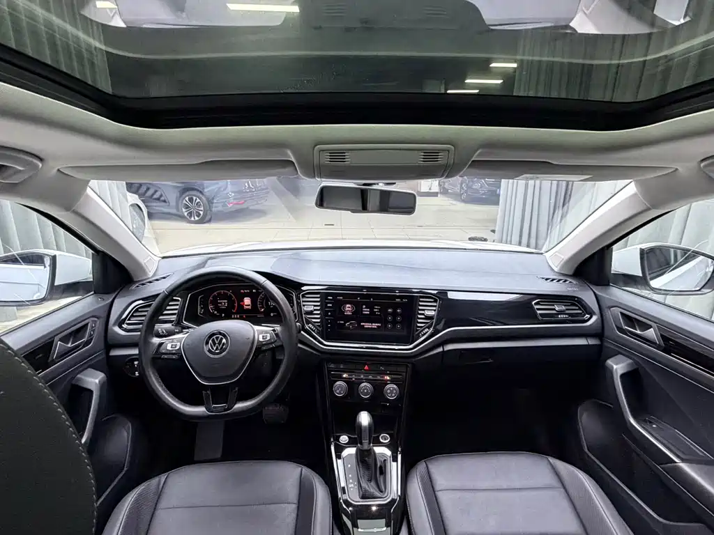 Volkswagen T-Roc — миниатюра 17