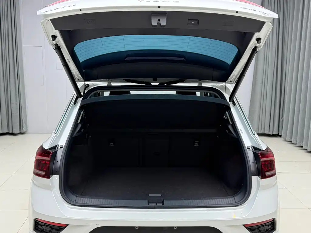 Volkswagen T-Roc — миниатюра 19