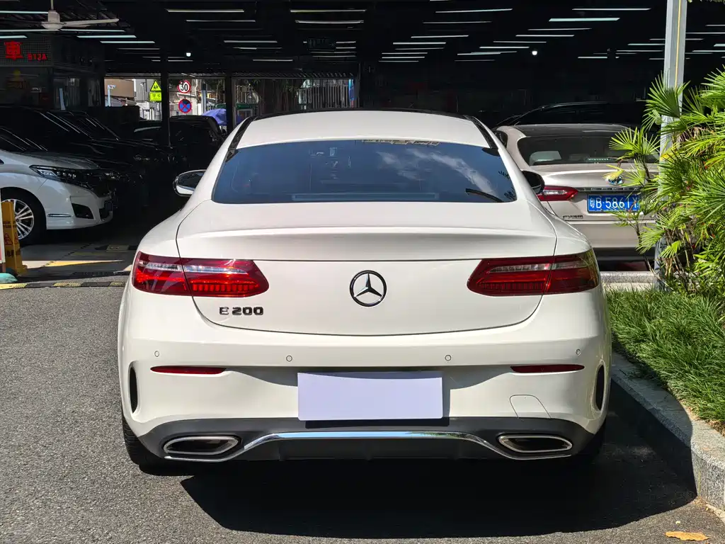Mercedes-Benz E-Class (Import) — миниатюра 4