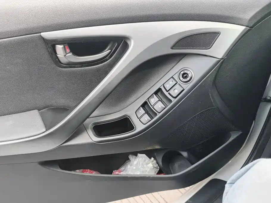 Hyundai Elantra Langdong — миниатюра 7