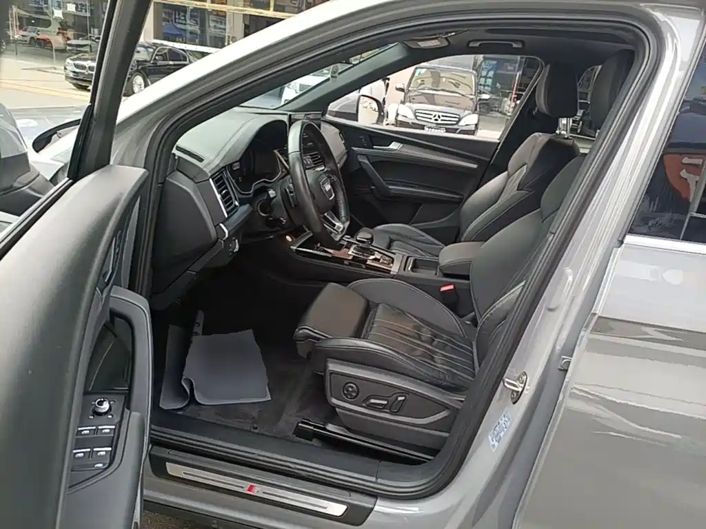 Audi Q5L Sportback — миниатюра 16