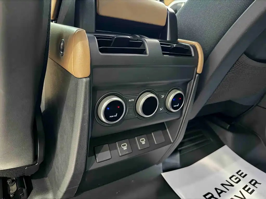 Land Rover Defender — миниатюра 17