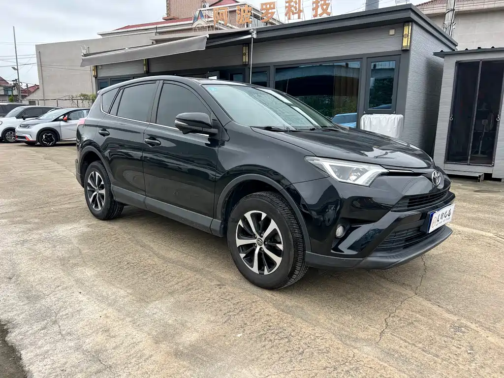 Toyota RAV4 — миниатюра 3