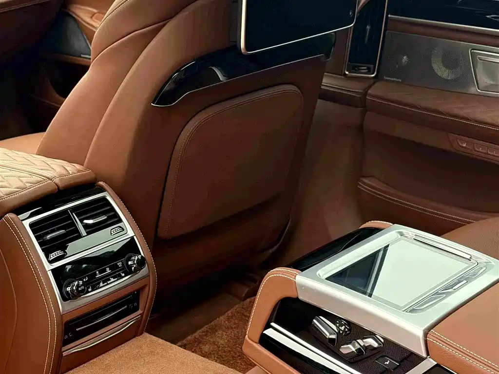BMW 7 Series — миниатюра 20