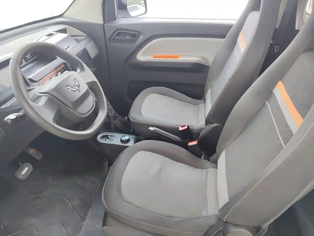 Заказать Wuling MINIEV 2020 года за 660 888 ₽  из Китая