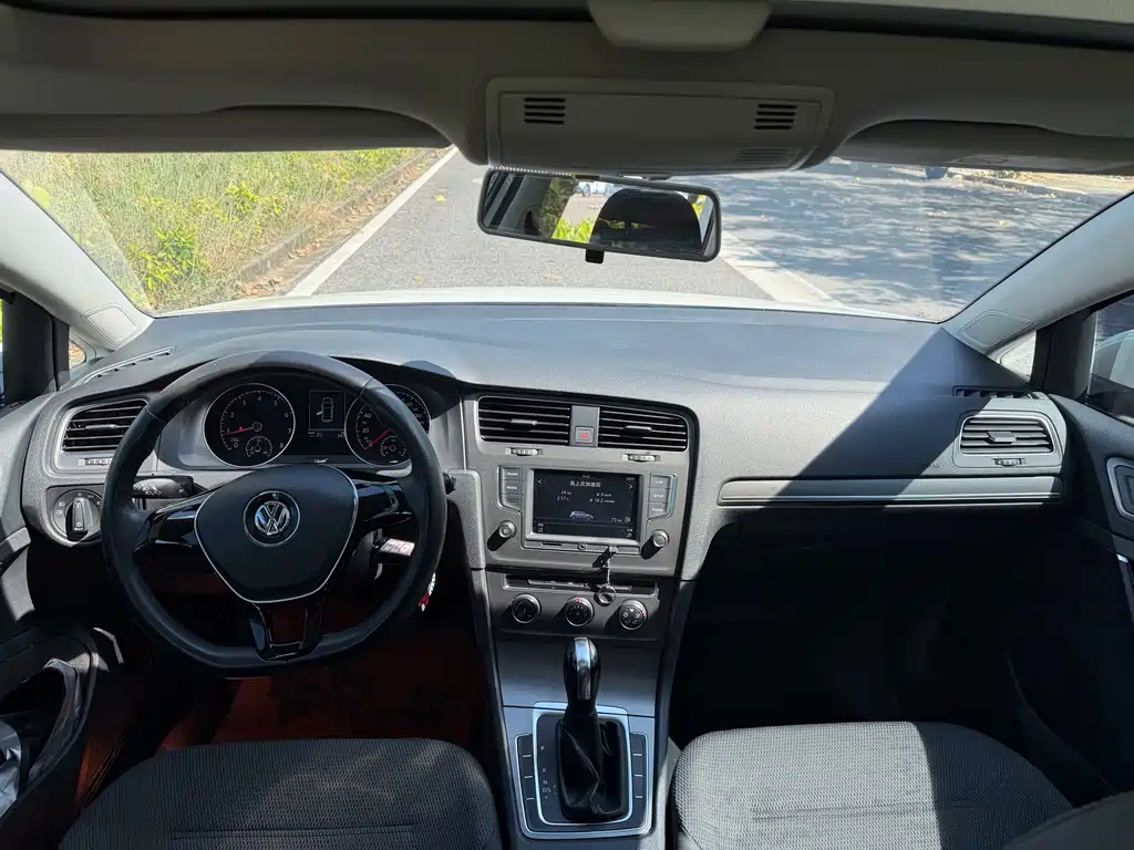 Volkswagen Golf — миниатюра 8