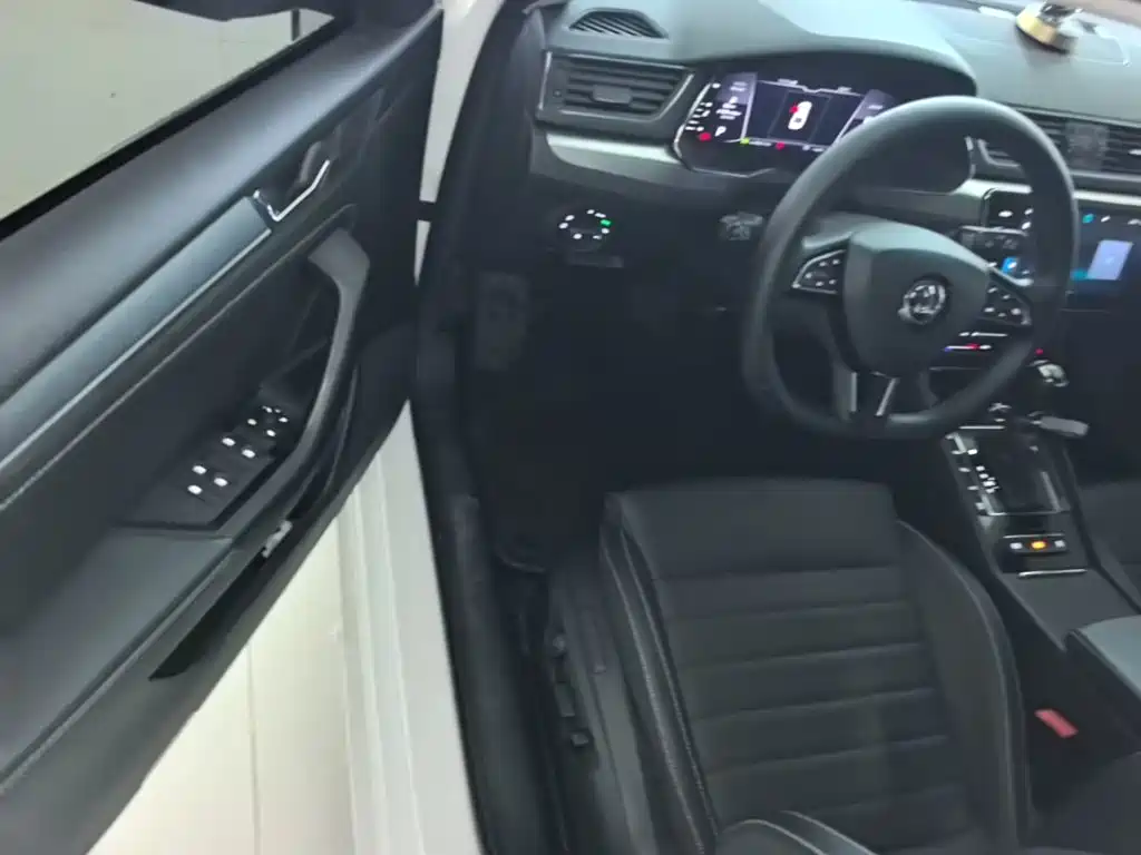 Skoda Superb — миниатюра 16
