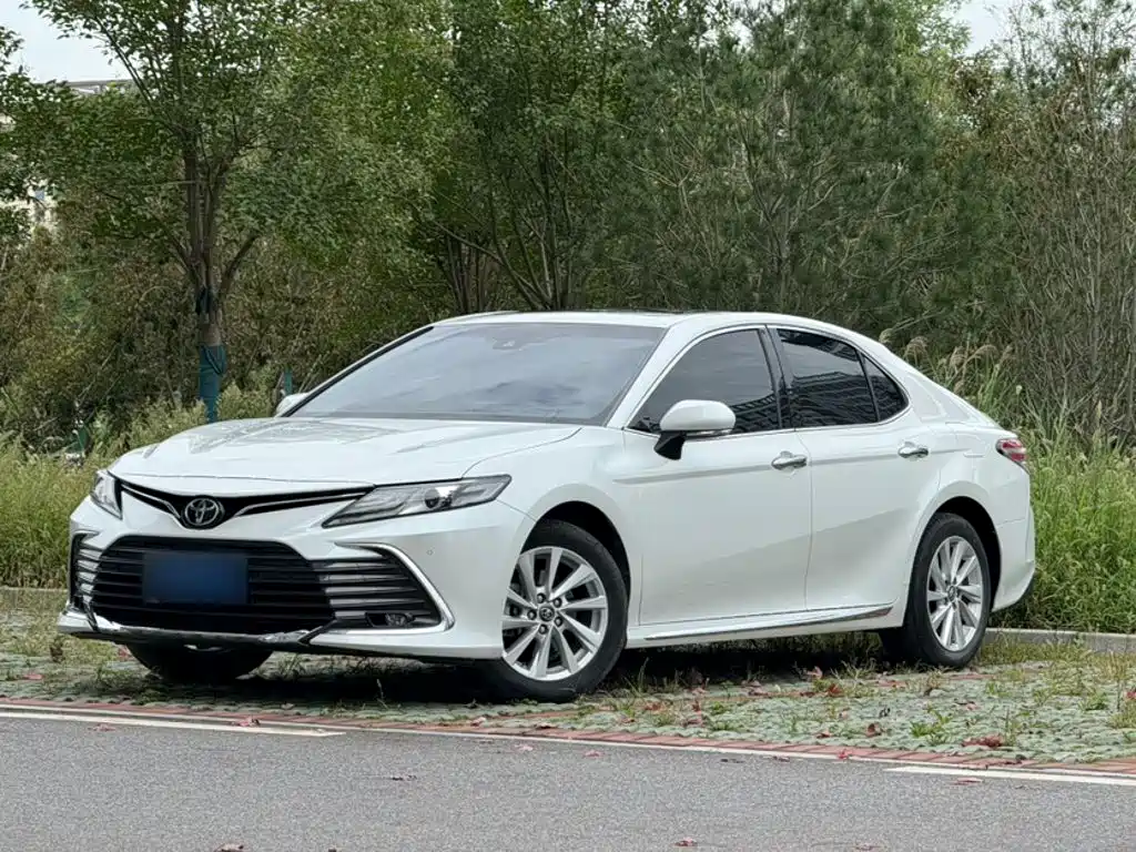 Toyota Camry — миниатюра 2
