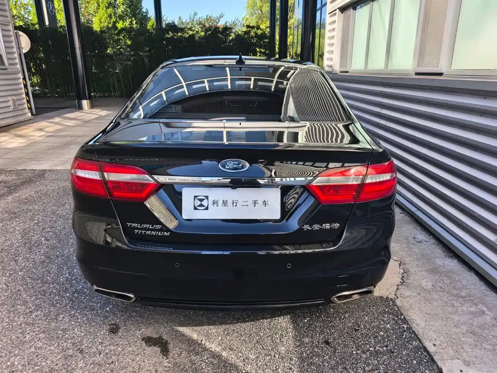 Ford Taurus — миниатюра 4