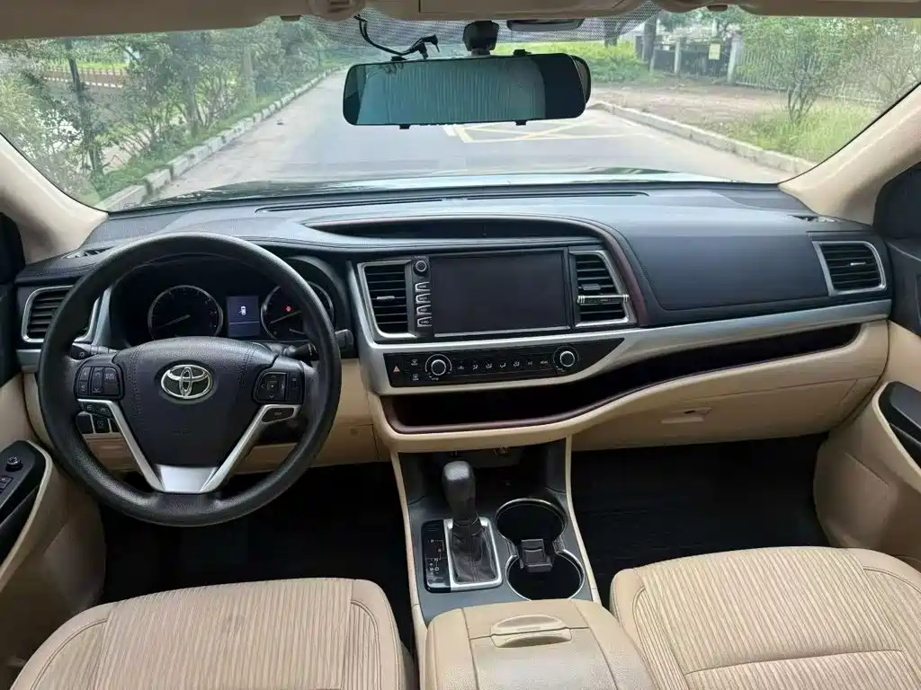 Toyota Highlander — миниатюра 5