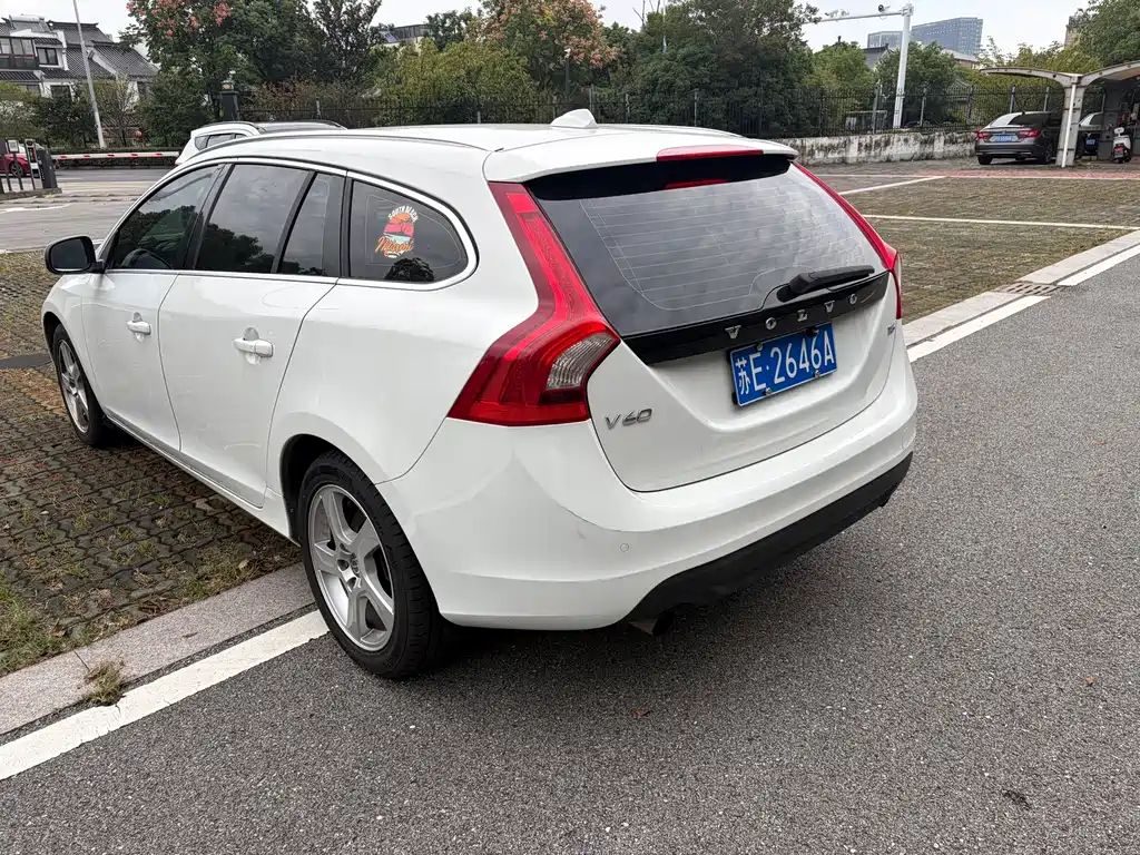 Volvo V60 — миниатюра 6