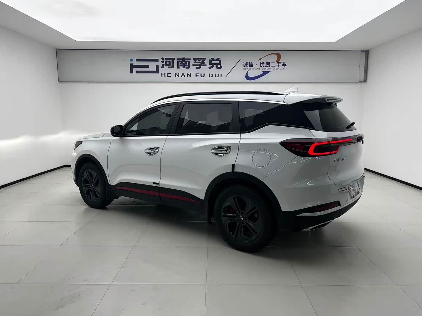 CHERY Tiggo 7 1.5 л 2023 г. Белый, пробег 23000 км