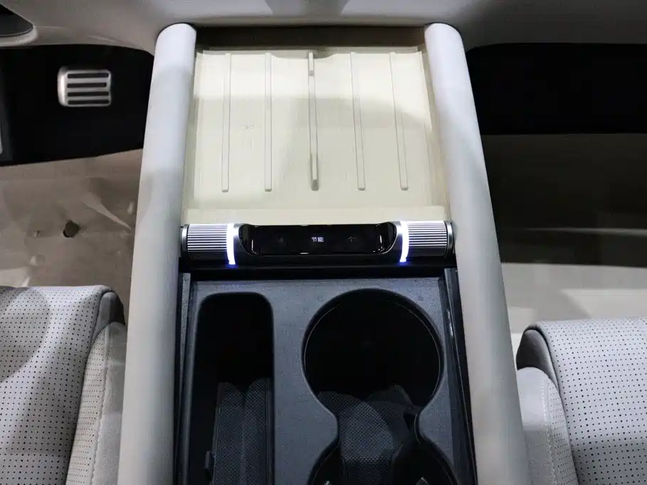 Audi E5 Sportback — миниатюра 12