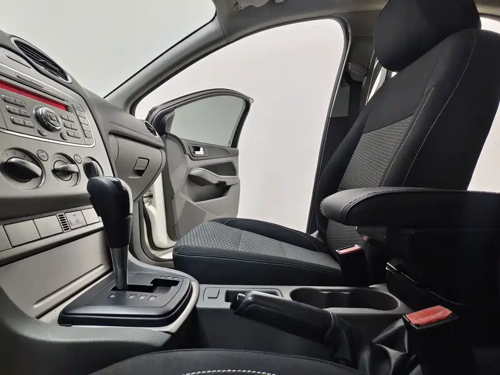 Ford Focus — миниатюра 11