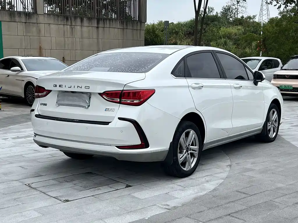 BAIC EU5 — миниатюра 6