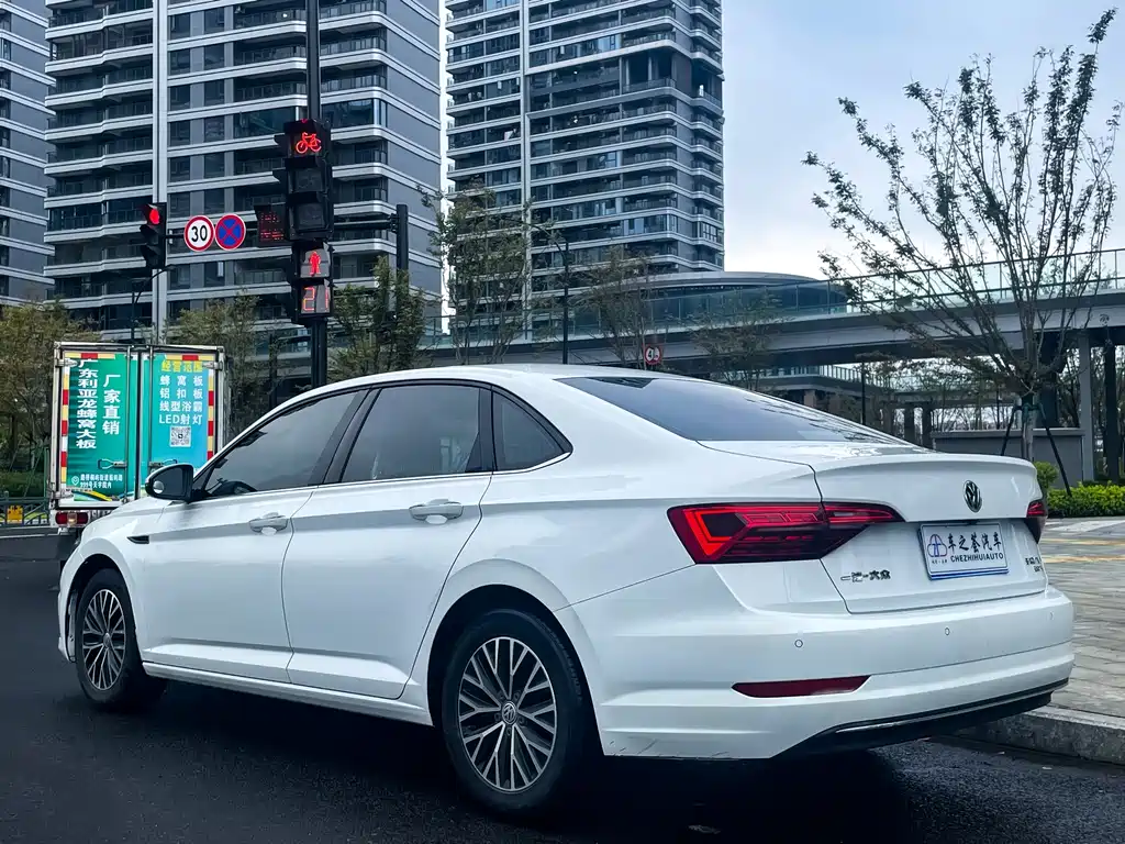 Volkswagen Sagitar — миниатюра 4