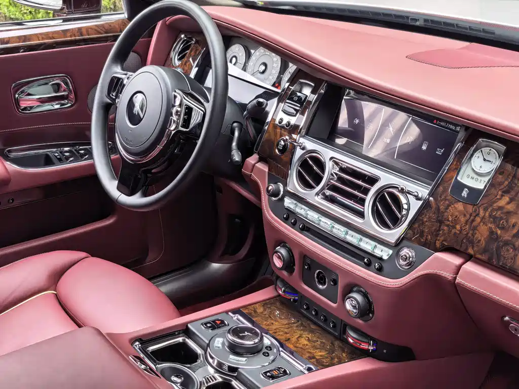 Rolls-Royce Ghost — миниатюра 10