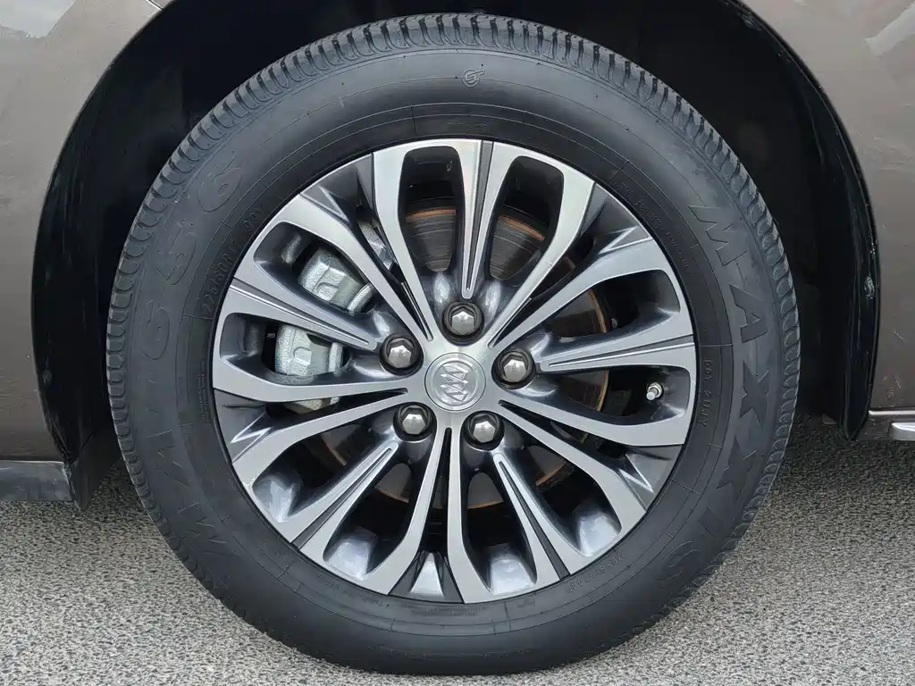 Buick GL8 — миниатюра 7
