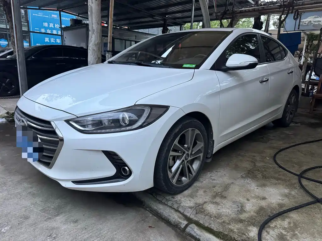 Купить Hyundai Elantra