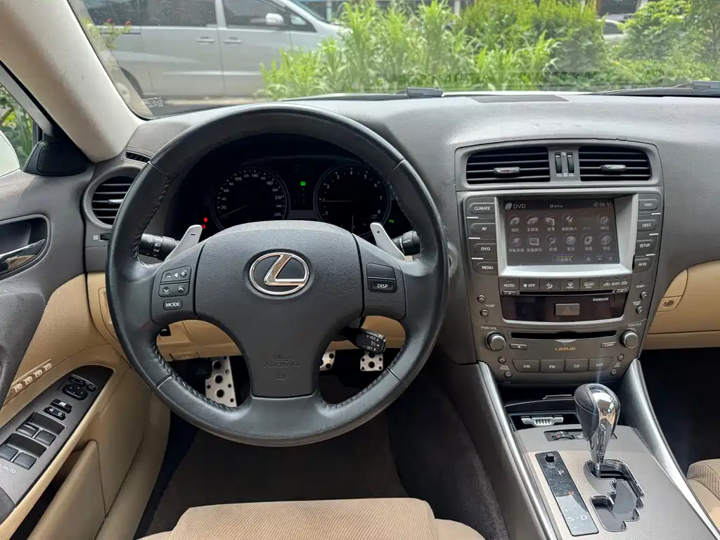 Lexus IS 2009 300