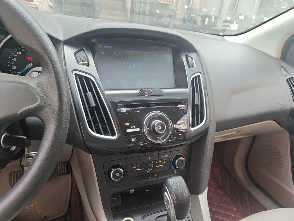 Ford Focus — миниатюра 14