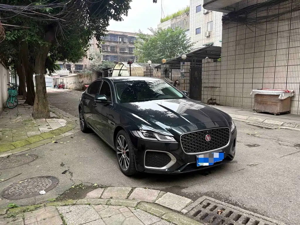 Jaguar XFL — миниатюра 3