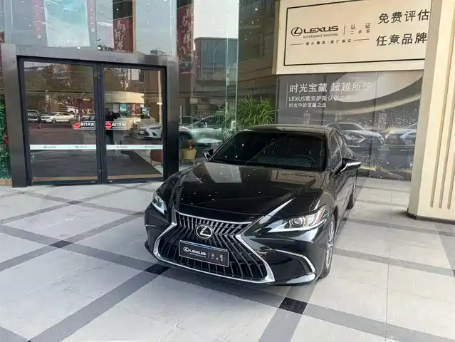 LEXUS ES 2024