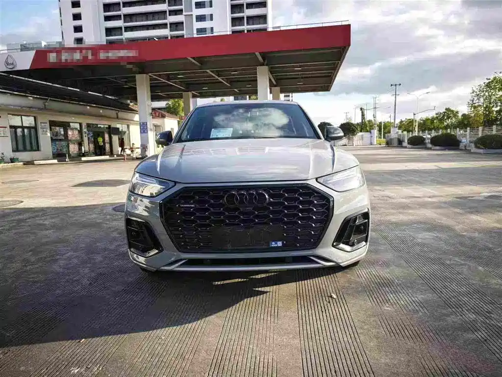 Audi Q5L Sportback — миниатюра 2