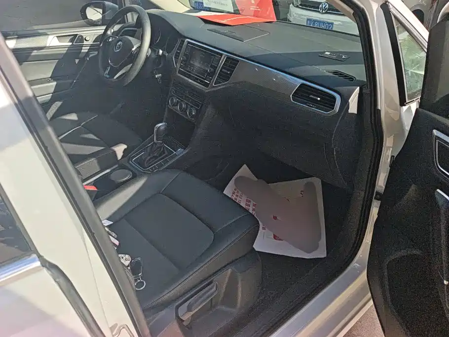 Volkswagen Golf Sportsvan — миниатюра 8