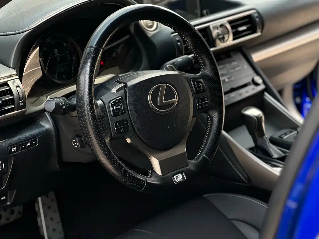 Lexus IS — миниатюра 16